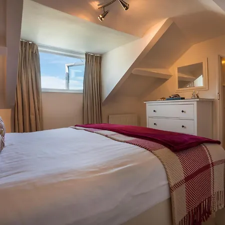 Сasa de vacaciones 4 Bed In Sawrey Lcc33 *